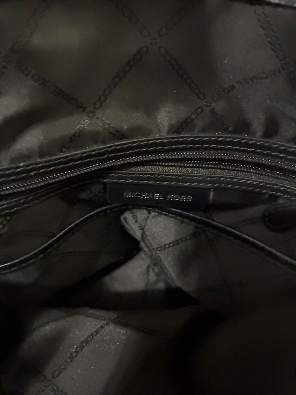 Michael Kors Black Logo Jet Set tote with MK Charm and Side Pockets - Picture 8 of 10